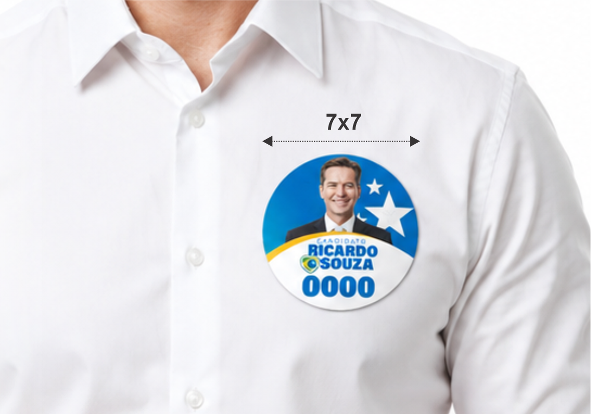Plaquinha adesiva 7x7 cm com identificação de candidato aplicada em camisa